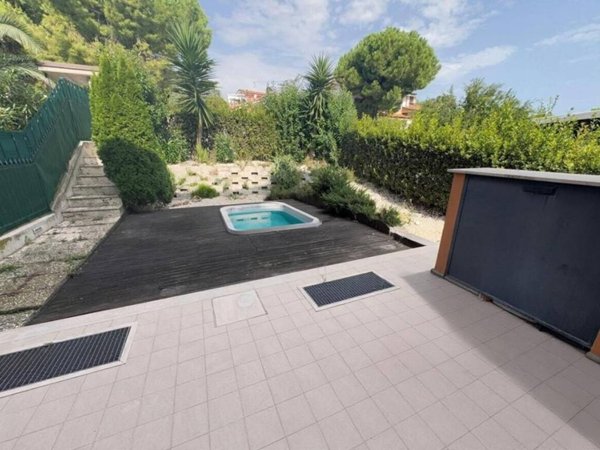 casa indipendente in vendita a Potenza Picena in zona Porto Potenza Picena