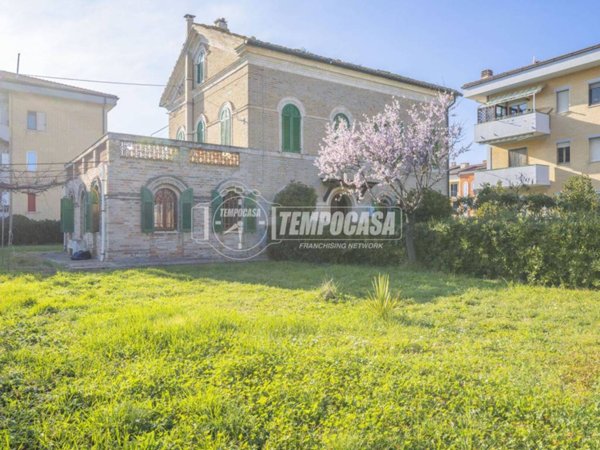 casa indipendente in vendita a Potenza Picena