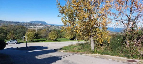 terreno edificabile in vendita a Potenza Picena