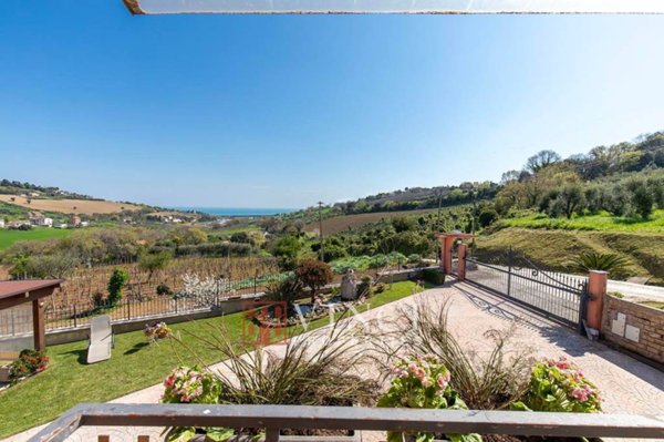 casa indipendente in vendita a Potenza Picena