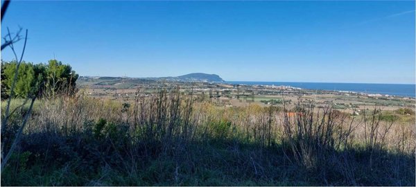 casa indipendente in vendita a Potenza Picena