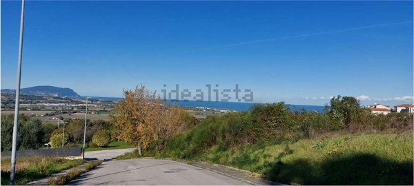 casa indipendente in vendita a Potenza Picena