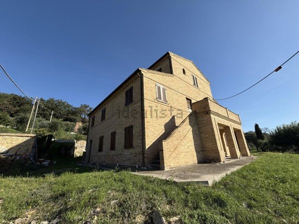 casa indipendente in vendita a Potenza Picena