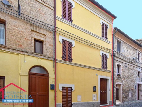 casa indipendente in vendita a Potenza Picena