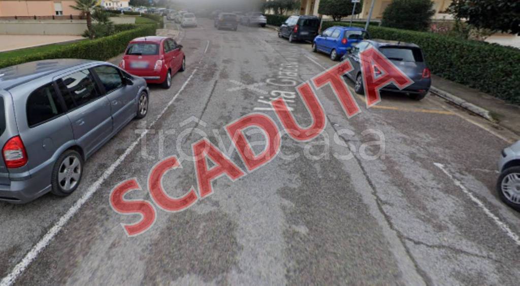 locale di sgombero in vendita a Potenza Picena