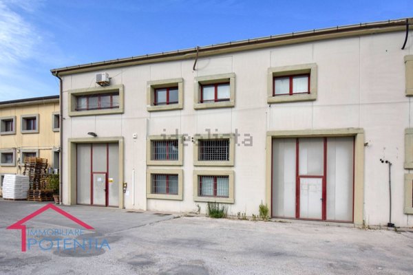 capannone in vendita a Potenza Picena