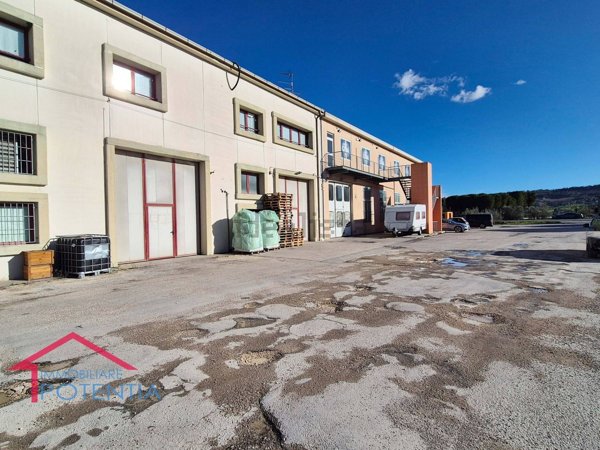 capannone in vendita a Potenza Picena