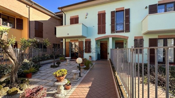 casa indipendente in vendita a Potenza Picena