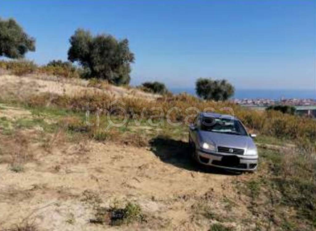 terreno agricolo in vendita a Potenza Picena in zona Porto Potenza Picena