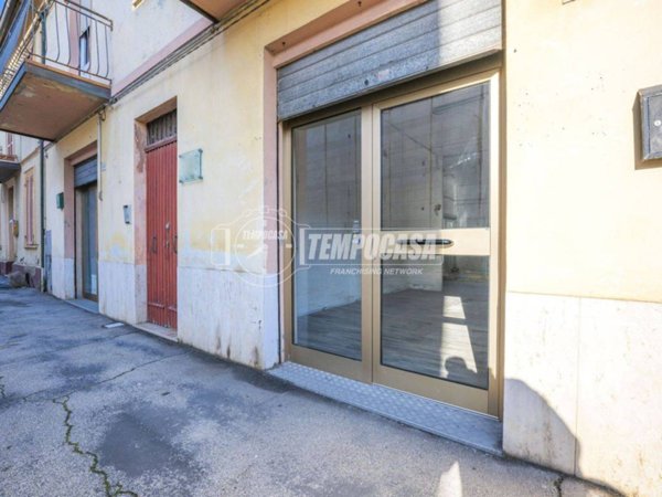 negozio in vendita a Potenza Picena in zona Porto Potenza Picena