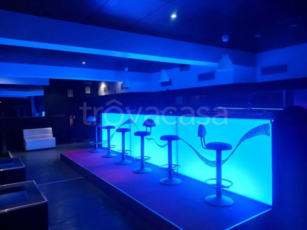 negozio in vendita a Potenza Picena in zona Porto Potenza Picena