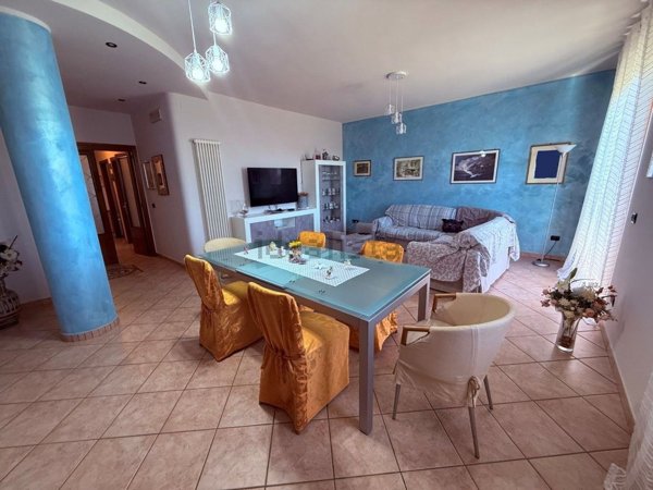 appartamento in vendita a Potenza Picena in zona Montecanepino