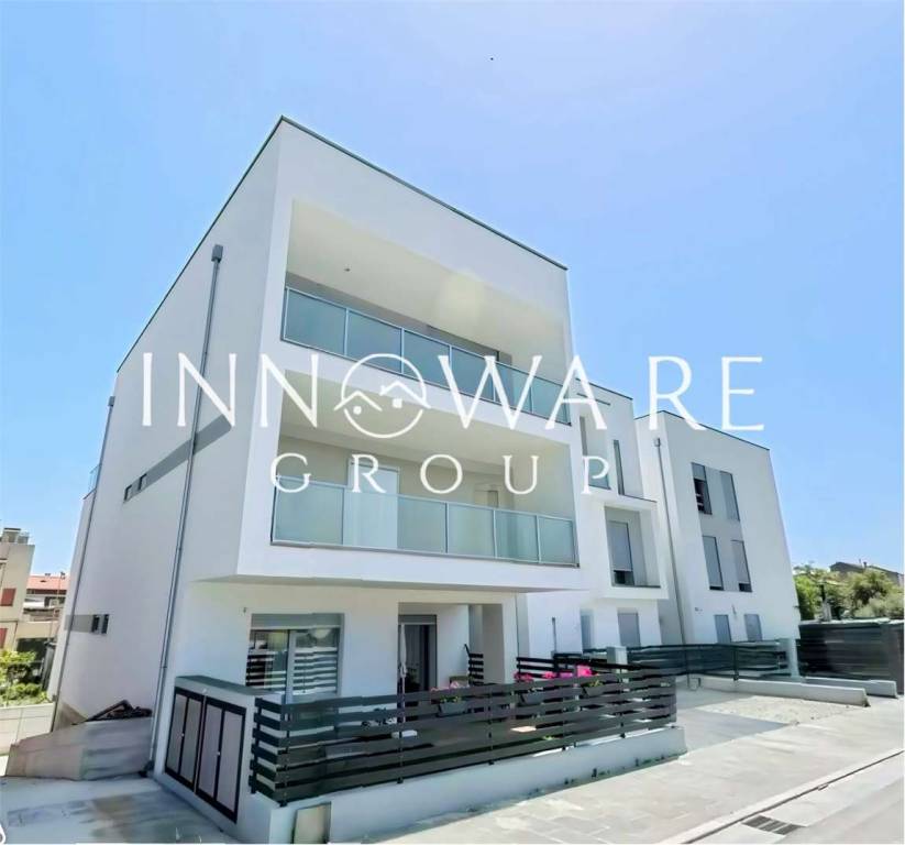 appartamento in vendita a Potenza Picena in zona Porto Potenza Picena