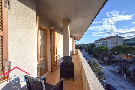 appartamento in vendita a Potenza Picena in zona Porto Potenza Picena