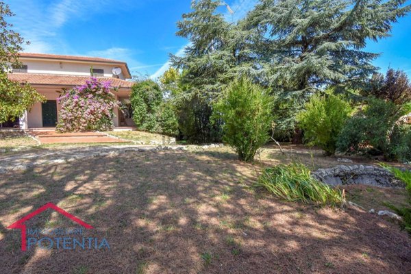 casa indipendente in vendita a Potenza Picena