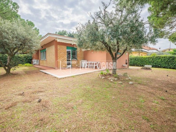 casa indipendente in vendita a Potenza Picena