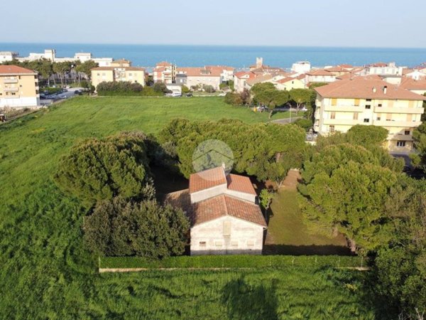 casa indipendente in vendita a Potenza Picena in zona Porto Potenza Picena