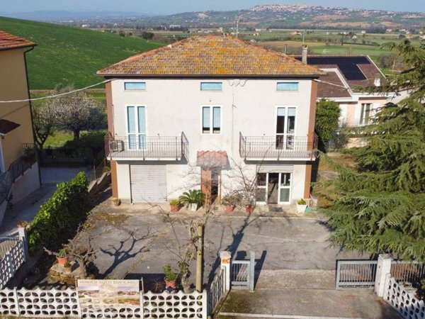 casa indipendente in vendita a Potenza Picena in zona San Girio