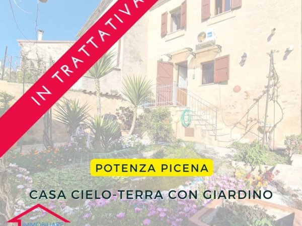 casa indipendente in vendita a Potenza Picena