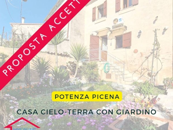 casa indipendente in vendita a Potenza Picena