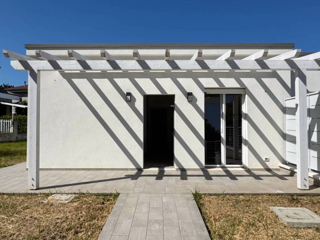 casa indipendente in vendita a Potenza Picena
