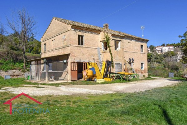 casale in vendita a Potenza Picena