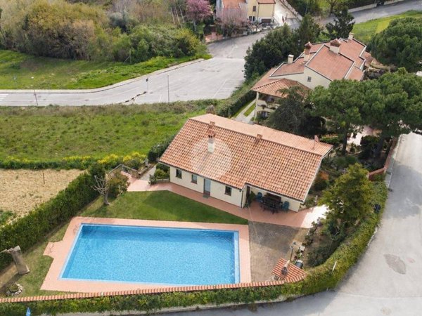 casa indipendente in vendita a Potenza Picena