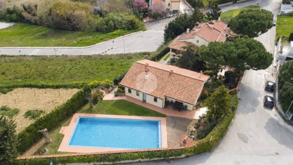 casa indipendente in vendita a Potenza Picena