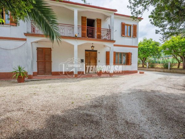 casa indipendente in vendita a Potenza Picena
