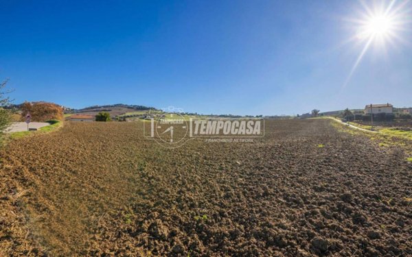 terreno edificabile in vendita a Potenza Picena in zona San Girio