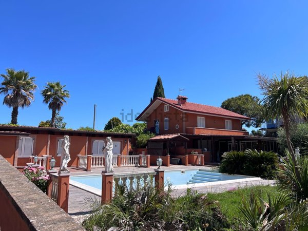 casa indipendente in vendita a Potenza Picena