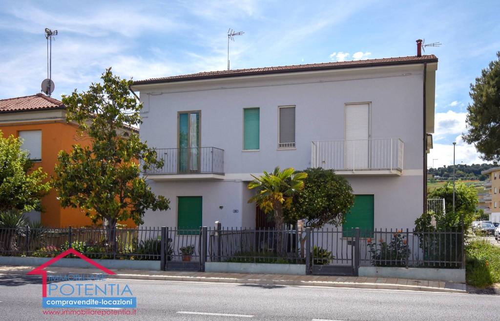 appartamento in vendita a Potenza Picena in zona Porto Potenza Picena