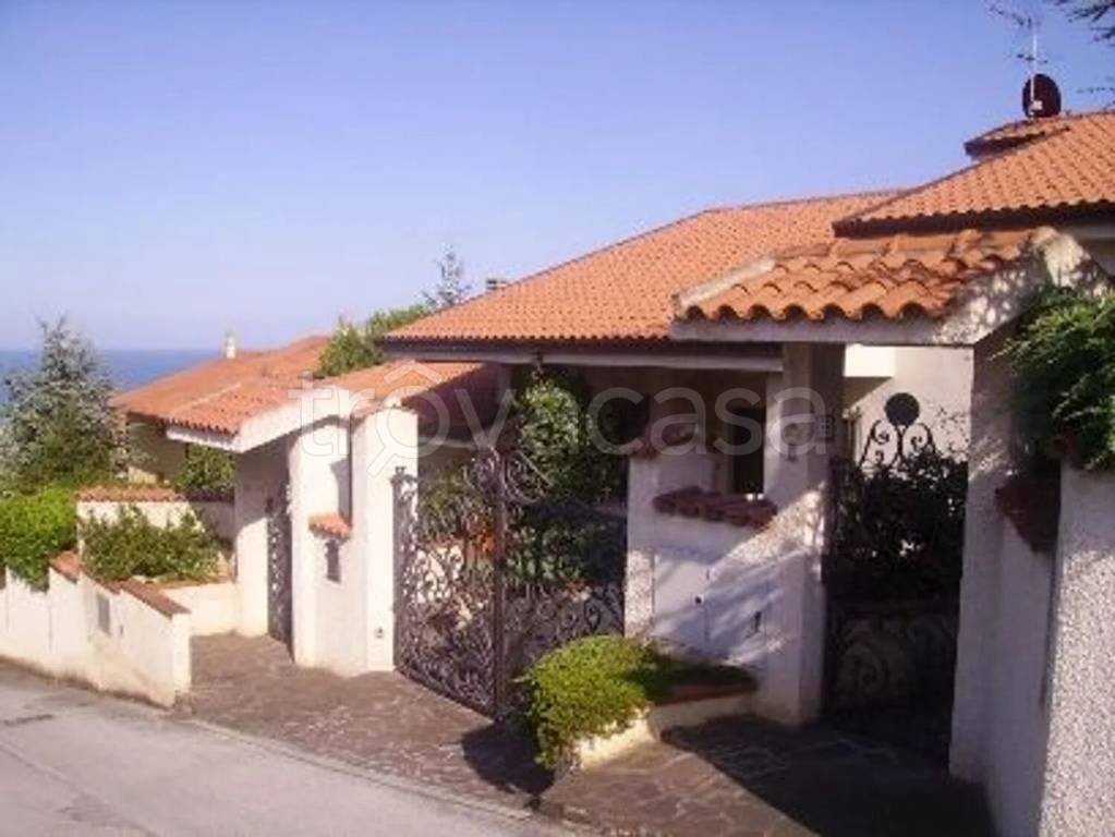 casa indipendente in vendita a Potenza Picena in zona Porto Potenza Picena