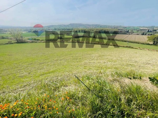 terreno edificabile in vendita a Potenza Picena