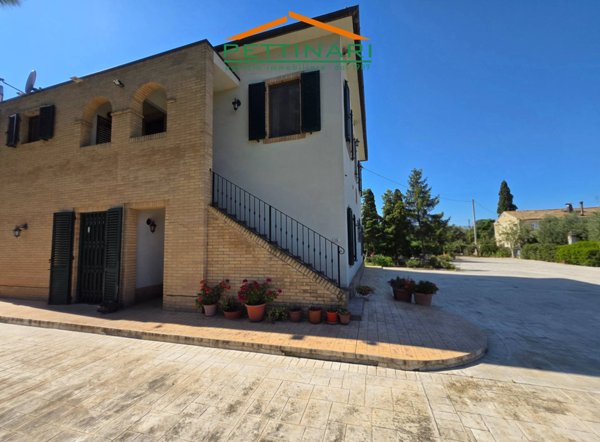 casa indipendente in vendita a Potenza Picena