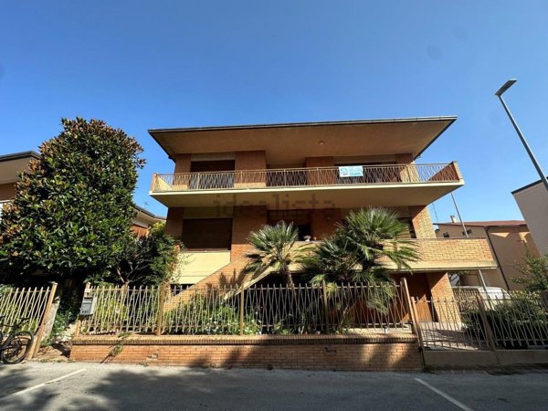 casa indipendente in vendita a Potenza Picena in zona Porto Potenza Picena