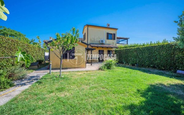 casa indipendente in vendita a Potenza Picena