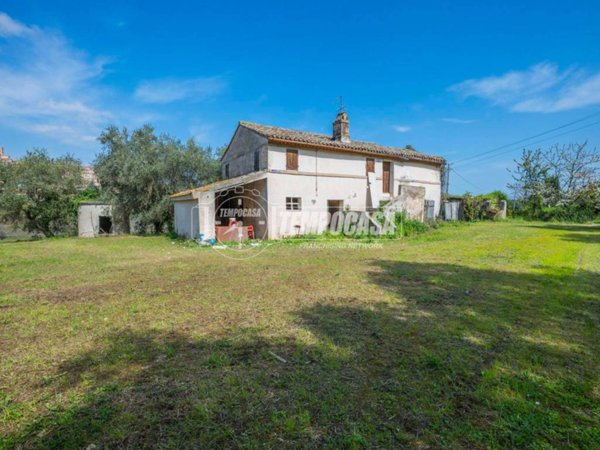 casa indipendente in vendita a Potenza Picena in zona San Girio