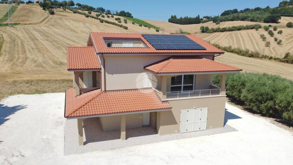 casa indipendente in vendita a Potenza Picena in zona San Girio