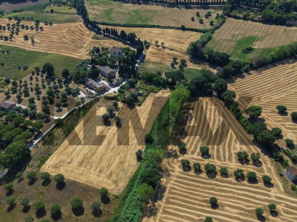 terreno in vendita a Potenza Picena in zona San Girio