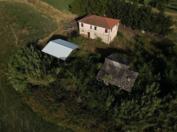 casale in vendita a Potenza Picena in zona San Girio