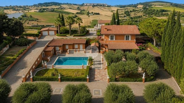 casa indipendente in vendita a Potenza Picena in zona San Girio