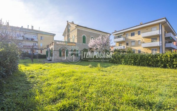 casa indipendente in vendita a Potenza Picena in zona Porto Potenza Picena