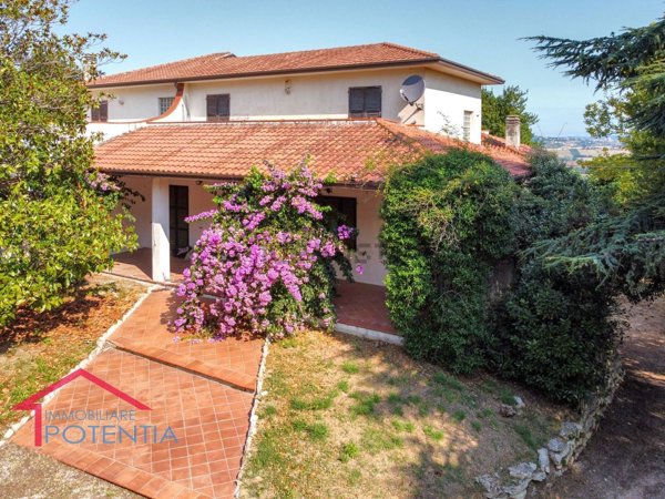 casa indipendente in vendita a Potenza Picena