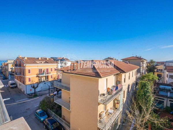appartamento in vendita a Potenza Picena in zona Porto Potenza Picena