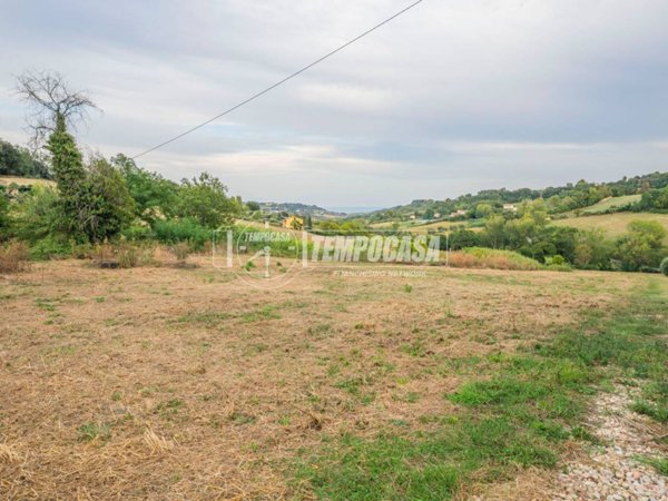 terreno in vendita a Potenza Picena