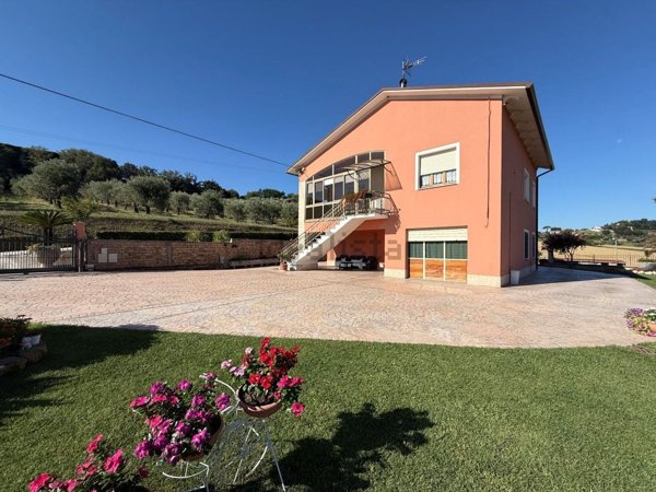 casa indipendente in vendita a Potenza Picena in zona San Girio