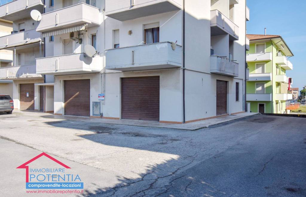 appartamento in vendita a Potenza Picena in zona Porto Potenza Picena