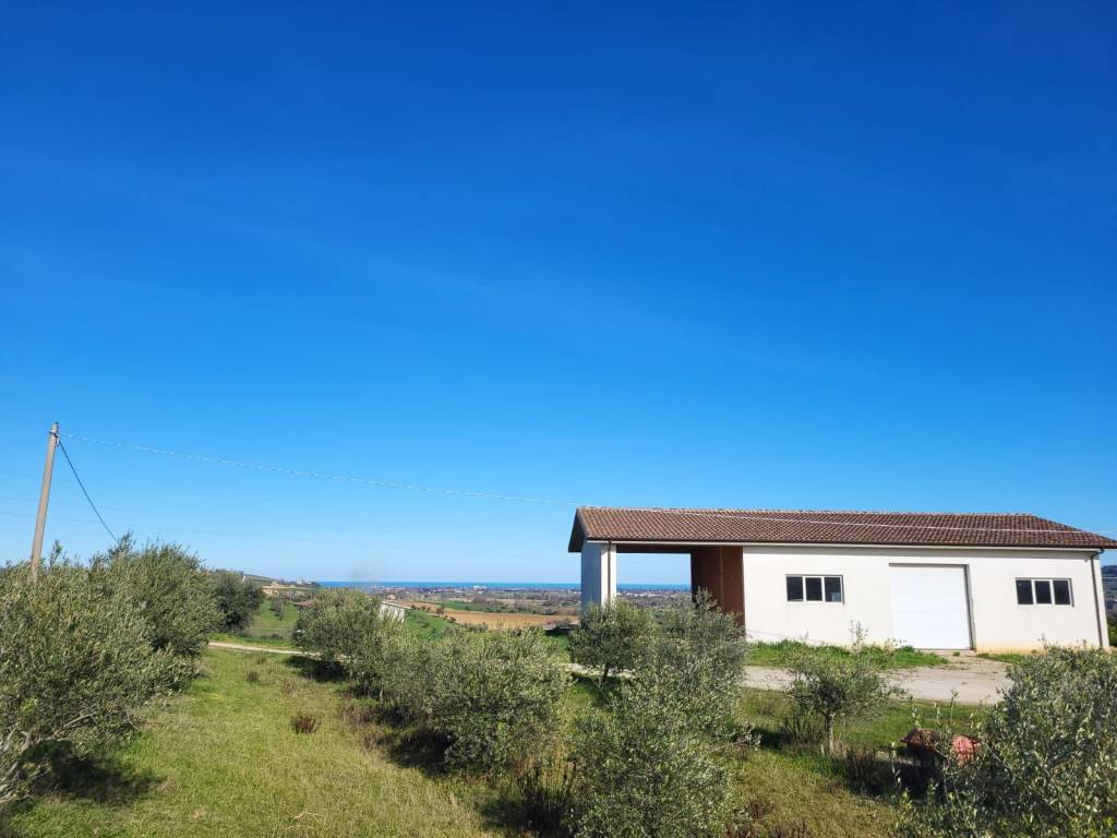 casa indipendente in vendita a Recanati in zona Chiarino