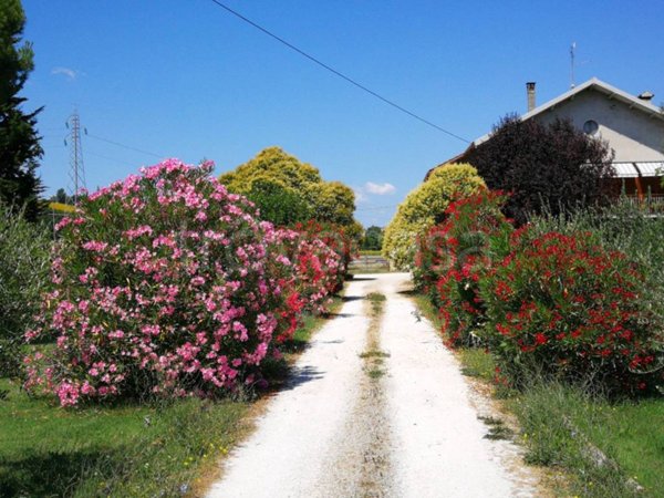 casa indipendente in vendita a Recanati